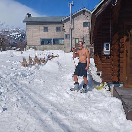 Log Cottage Villa Happo Hakuba Eksteriør billede